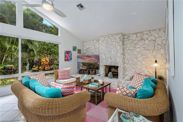 720 Turkey Oak LN, Naples, FL 34108