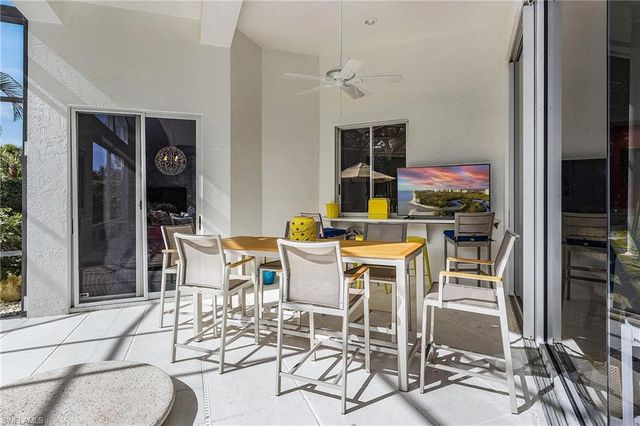 720 Turkey Oak LN, Naples, FL 34108