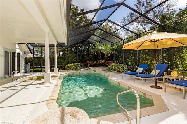 720 Turkey Oak LN, Naples, FL 34108