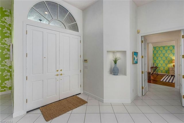 720 Turkey Oak LN, Naples, FL 34108