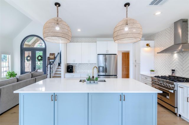 31 W VALLEY SPRINGS RD, Wimberley, TX 78676