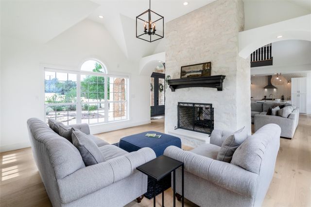 31 W VALLEY SPRINGS RD, Wimberley, TX 78676