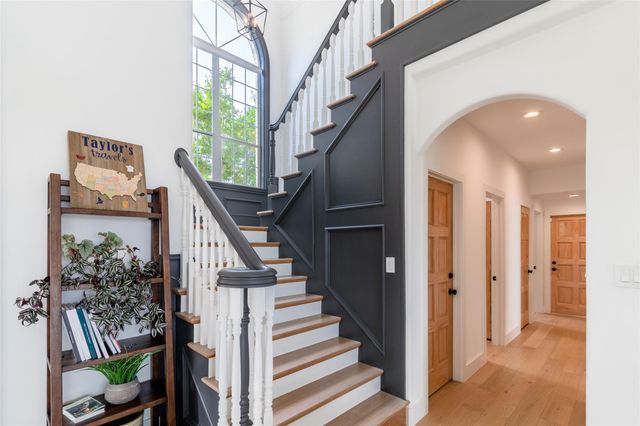 31 W VALLEY SPRINGS RD, Wimberley, TX 78676