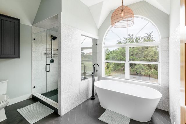 31 W VALLEY SPRINGS RD, Wimberley, TX 78676