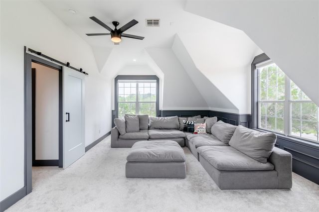 31 W VALLEY SPRINGS RD, Wimberley, TX 78676