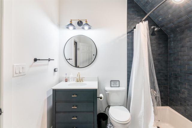 31 W VALLEY SPRINGS RD, Wimberley, TX 78676