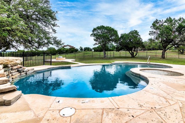 31 W VALLEY SPRINGS RD, Wimberley, TX 78676