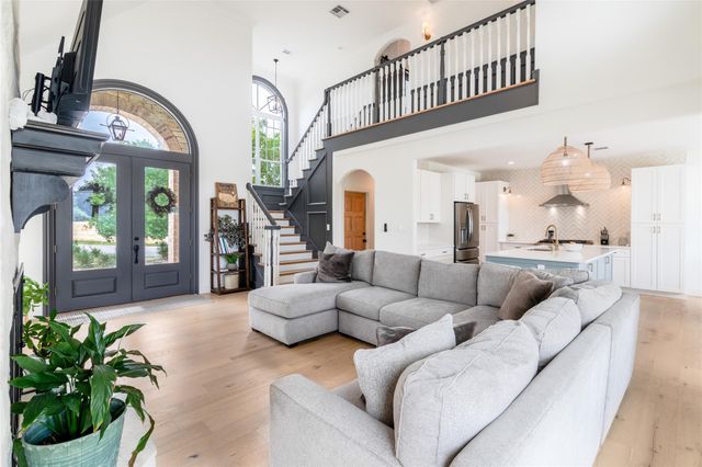 31 W VALLEY SPRINGS RD, Wimberley, TX 78676