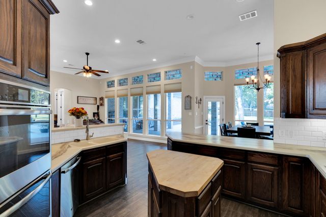 141 Chambers Drive, Italy, TX 76651