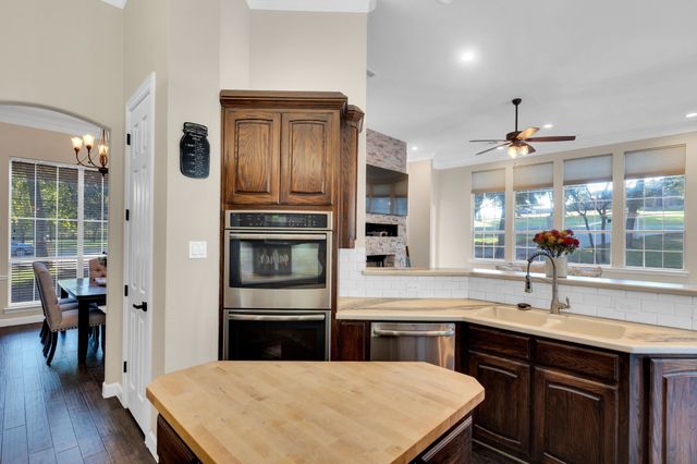 141 Chambers Drive, Italy, TX 76651