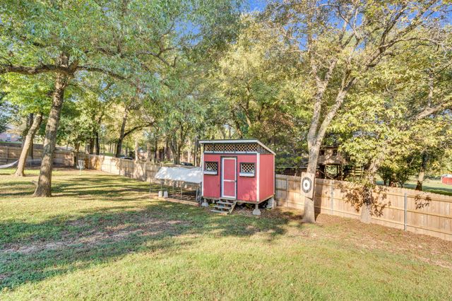 141 Chambers Drive, Italy, TX 76651