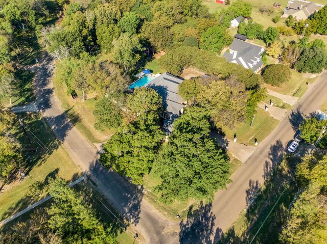 141 Chambers Drive, Italy, TX 76651
