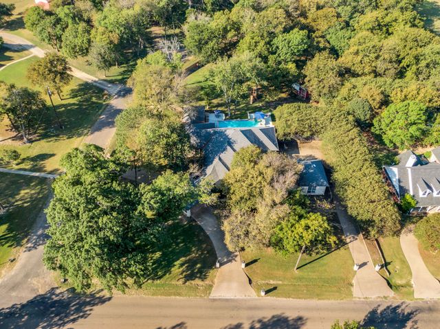 141 Chambers Drive, Italy, TX 76651