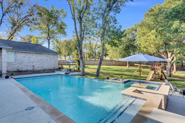 141 Chambers Drive, Italy, TX 76651