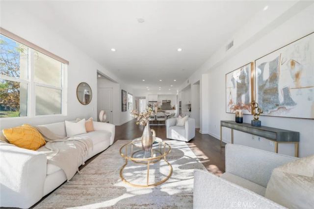 148 Follyhatch, Irvine, CA 92618