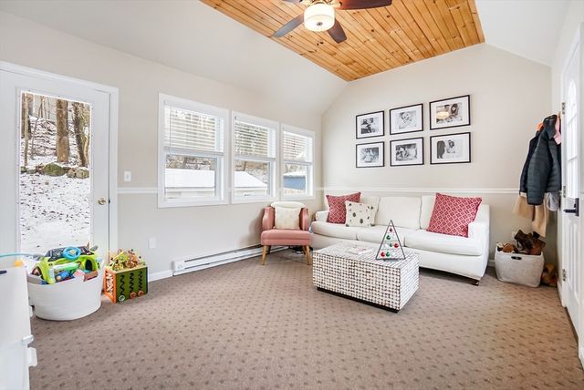 7 Baben Rd, Hudson, MA 01749