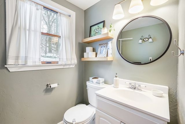 7 Baben Rd, Hudson, MA 01749