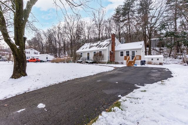 7 Baben Rd, Hudson, MA 01749