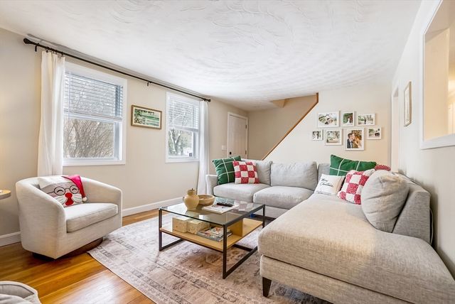 7 Baben Rd, Hudson, MA 01749