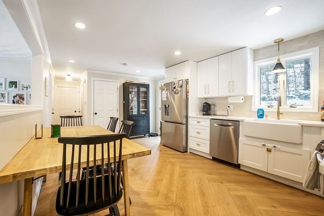 7 Baben Rd, Hudson, MA 01749