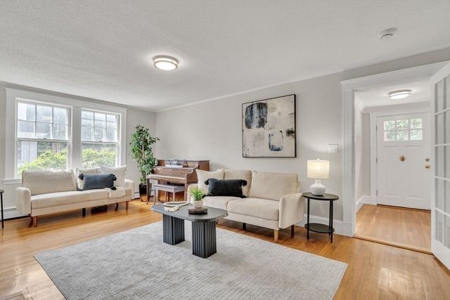 5 Maple St, Lexington, MA 02420