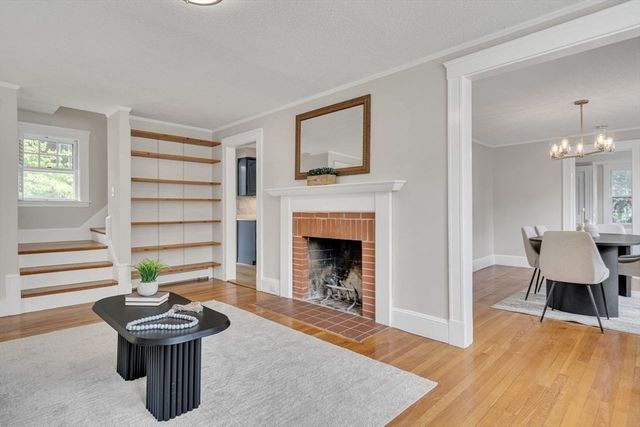 5 Maple St, Lexington, MA 02420