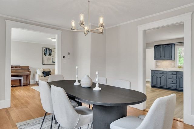 5 Maple St, Lexington, MA 02420