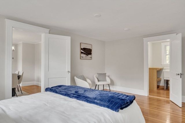 5 Maple St, Lexington, MA 02420