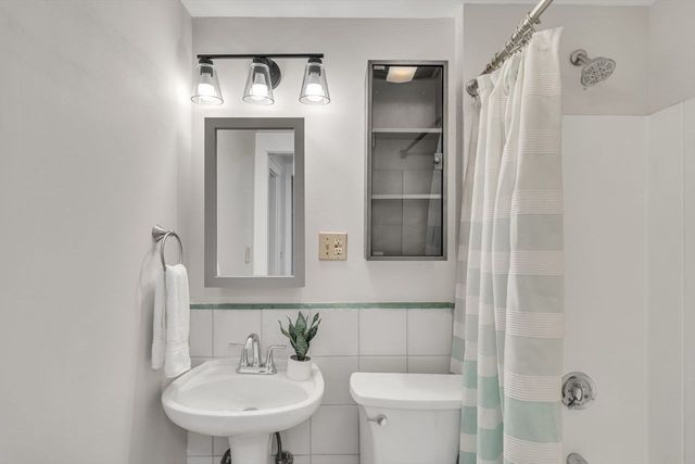 5 Maple St, Lexington, MA 02420