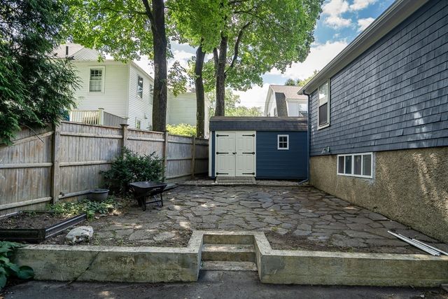 5 Maple St, Lexington, MA 02420