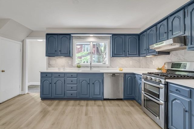 5 Maple St, Lexington, MA 02420