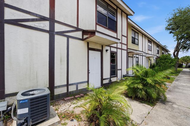 5154 Breckenridge Place 42, West Palm Beach, FL 33417