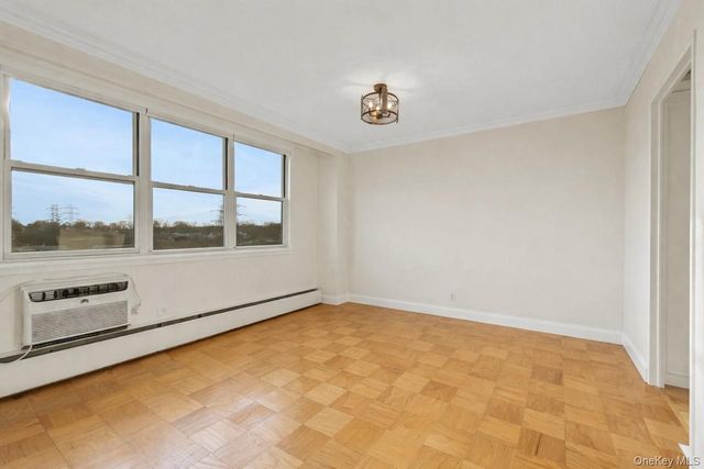 615 Palmer 1004, Yonkers, NY 10701