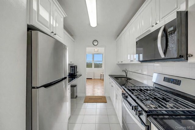 615 Palmer 1004, Yonkers, NY 10701