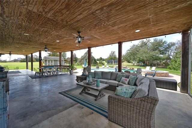 305 Affleck Road Road, Brenham, TX 77833
