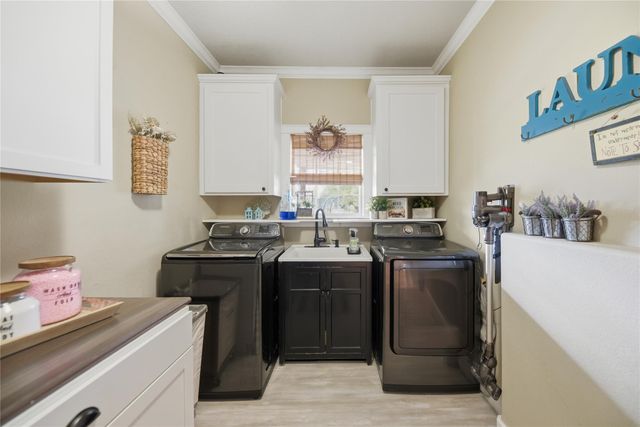 305 Affleck Road Road, Brenham, TX 77833