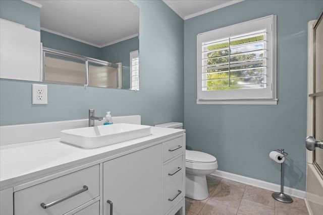 215 Sunset Dr, New Johnsonville, TN 37134