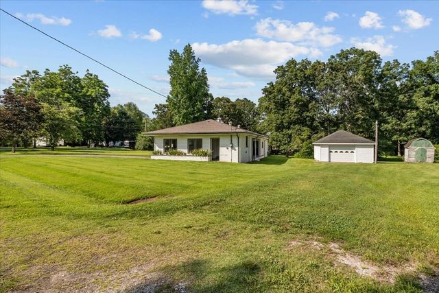 215 Sunset Dr, New Johnsonville, TN 37134