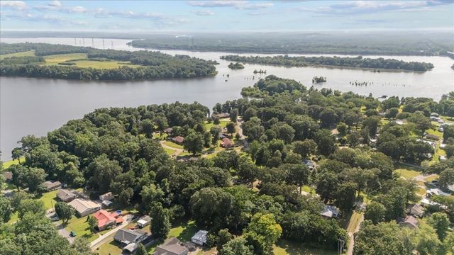 215 Sunset Dr, New Johnsonville, TN 37134
