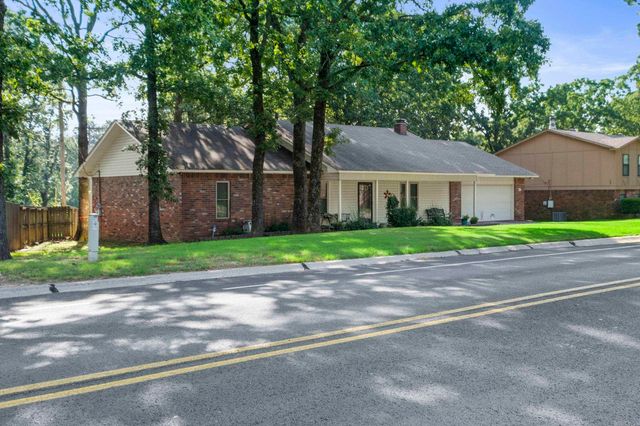 20 Oakbrooke Drive, Sherwood, AR 72120