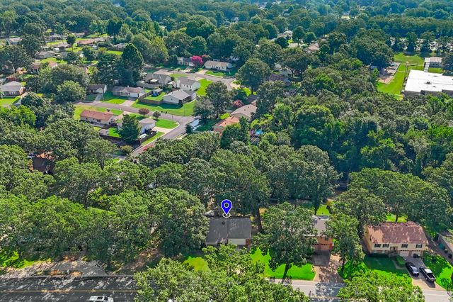 20 Oakbrooke Drive, Sherwood, AR 72120