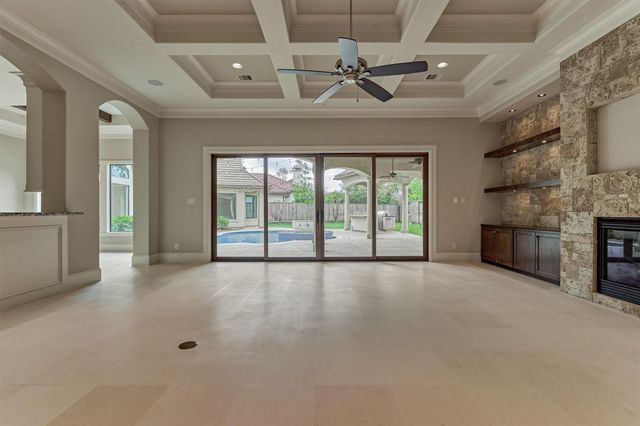 25 Post Shadow Estate Drive, Spring, TX 77389