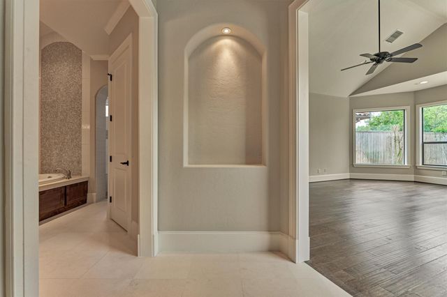 25 Post Shadow Estate Drive, Spring, TX 77389