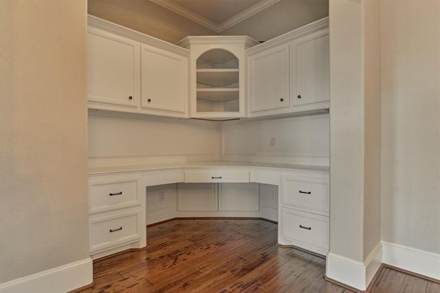 25 Post Shadow Estate Drive, Spring, TX 77389