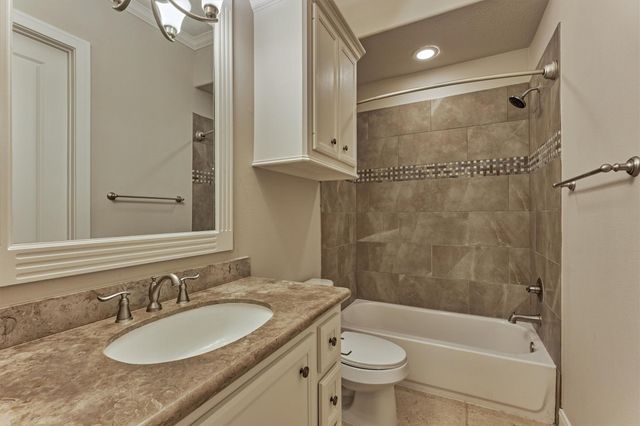 25 Post Shadow Estate Drive, Spring, TX 77389