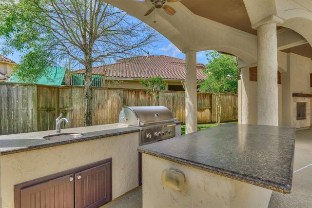 25 Post Shadow Estate Drive, Spring, TX 77389