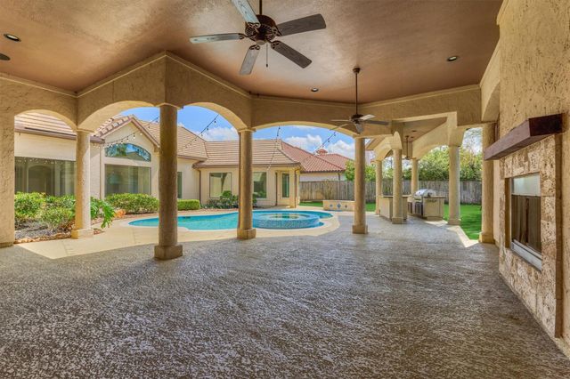 25 Post Shadow Estate Drive, Spring, TX 77389