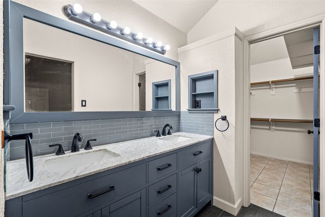 9216 Harvard Avenue, Fort Worth, TX 76118