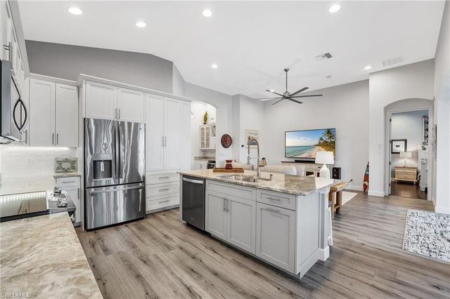 3801 Lakeview Isle CT, Fort Myers, FL 33905