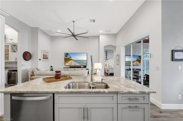 3801 Lakeview Isle CT, Fort Myers, FL 33905